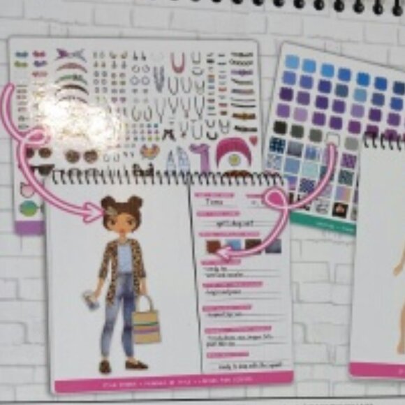 Set of sticker stylist book and 2 paper doll books - Picture 9 of 9